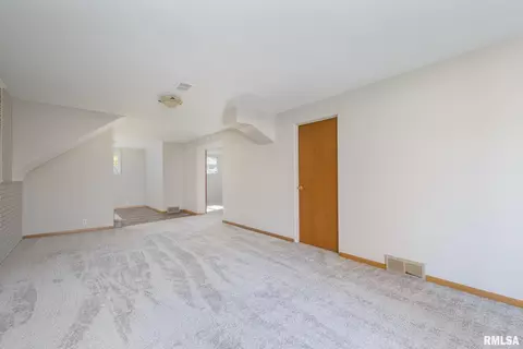 3601 36th St, Moline, IL 61265 photo 23