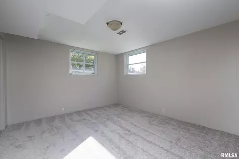 3601 36th St, Moline, IL 61265 photo 25