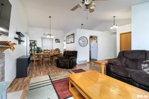 326 8th Ave, Hampton, IL 61256 photo 6