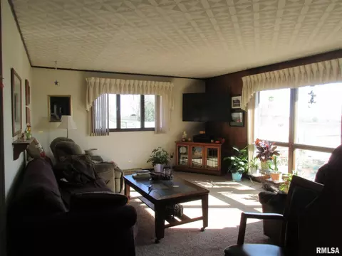 15543 Bishop Rd, Morrison, IL 61270 photo 4