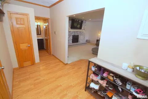 42 Park Ave, Eldridge, IA 52748 photo 15