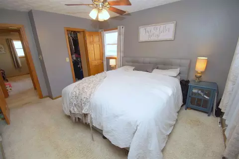 42 Park Ave, Eldridge, IA 52748 photo 6