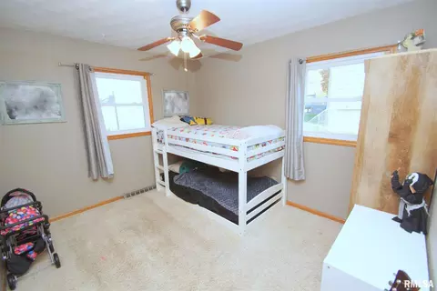 42 Park Ave, Eldridge, IA 52748 photo 10