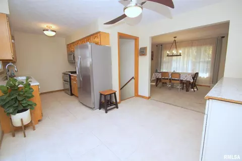 42 Park Ave, Eldridge, IA 52748 photo 14