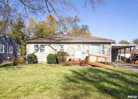 4723 27th Ave, Moline, IL 61265 photo 1
