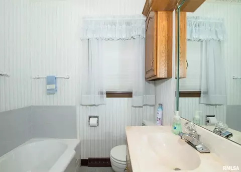 4723 27th Ave, Moline, IL 61265 photo 9