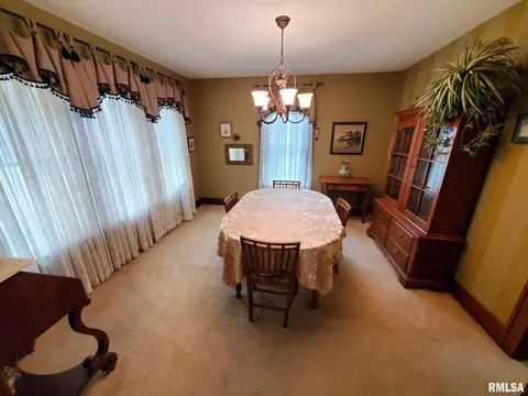1223 Pershing Blvd, Clinton, IA 52732 photo 9
