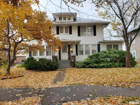 1223 Pershing Blvd, Clinton, IA 52732 photo 1