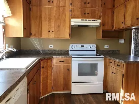 2043 53rd St, Moline, IL 61265 photo 4