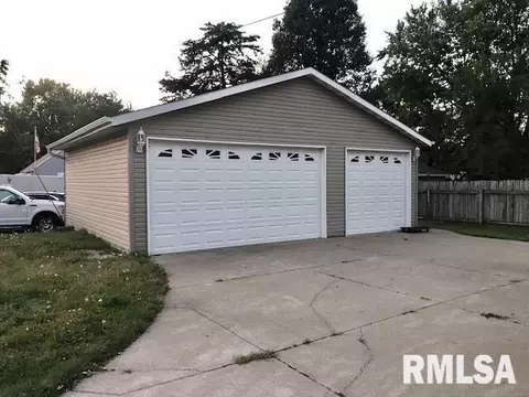2043 53rd St, Moline, IL 61265 photo 3
