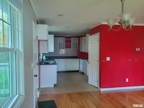 403 N Washington St, Marion, IL 62959 photo 8
