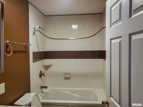 403 N Washington St, Marion, IL 62959 photo 19