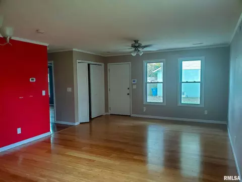 403 N Washington St, Marion, IL 62959 photo 6