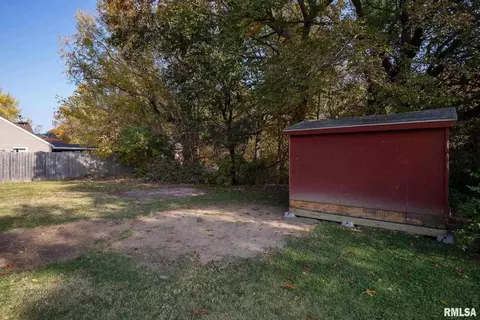 629 8th St, Silvis, IL 61282 photo 9