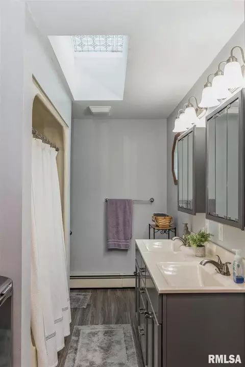 501 N Orange St, Morrison, IL 61270 photo 17