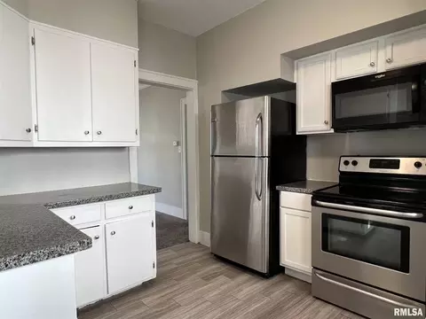 1929 3rd St, Moline, IL 61265 photo 10