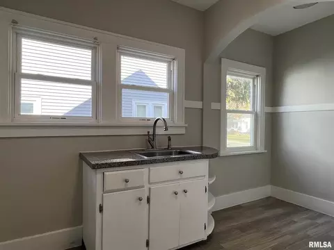 1929 3rd St, Moline, IL 61265 photo 12