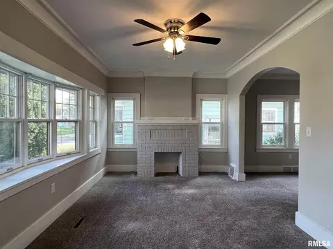 1929 3rd St, Moline, IL 61265 photo 3