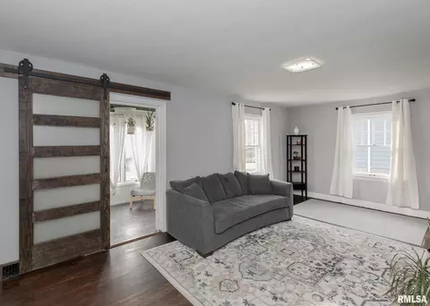 1225 29th St, Moline, IL 61265 photo 7