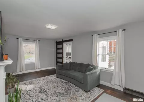 1225 29th St, Moline, IL 61265 photo 8