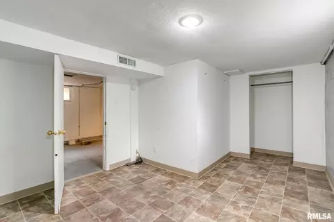 1612 33rd St, Moline, IL 61265 photo 25