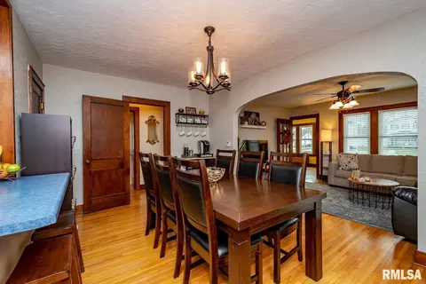 417 E Main St, Geneseo, IL 61254 photo 11