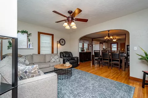417 E Main St, Geneseo, IL 61254 photo 5