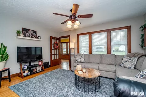 417 E Main St, Geneseo, IL 61254 photo 7