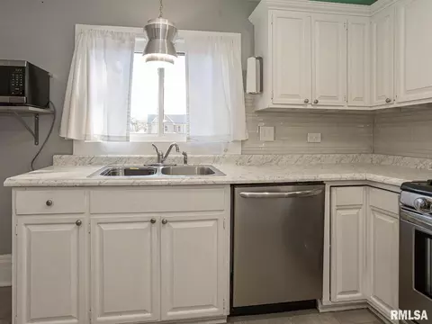 2430 11th Ave #A, Moline, IL 61265 photo 10
