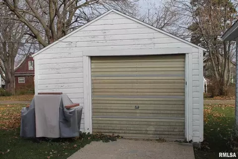 518 Pine St, Kewanee, IL 61443 photo 4