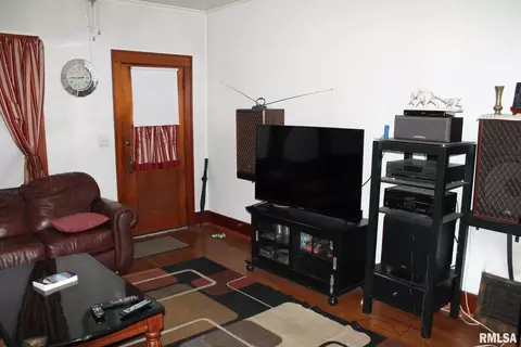 518 Pine St, Kewanee, IL 61443 photo 8