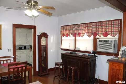 518 Pine St, Kewanee, IL 61443 photo 9
