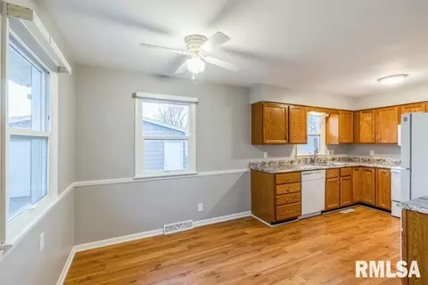3519 37th St, Moline, IL 61265 photo 5