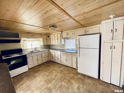 1202 SW 3rd Ave, Aledo, IL 61231 photo 3