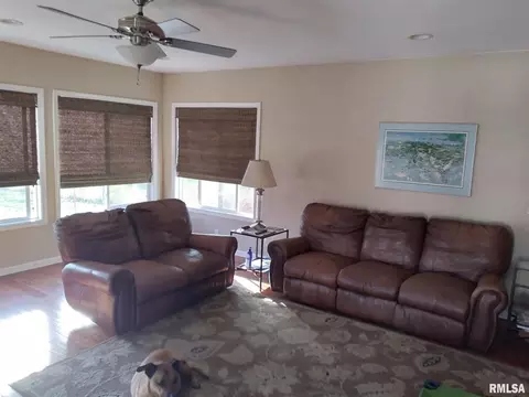 1657 E Circle Dr, Clinton, IA 52732 photo 31