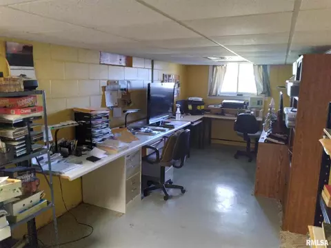 1657 E Circle Dr, Clinton, IA 52732 photo 22