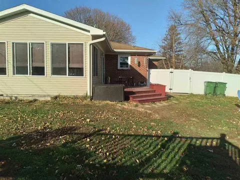 1657 E Circle Dr, Clinton, IA 52732 photo 39