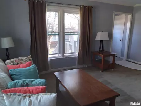 1657 E Circle Dr, Clinton, IA 52732 photo 6