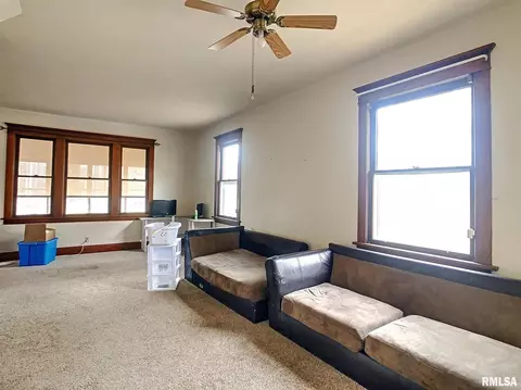 1109 12th Ave, Moline, IL 61265 photo 4
