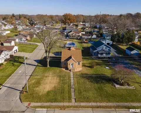 1804 41st St, Moline, IL 61265 photo 3