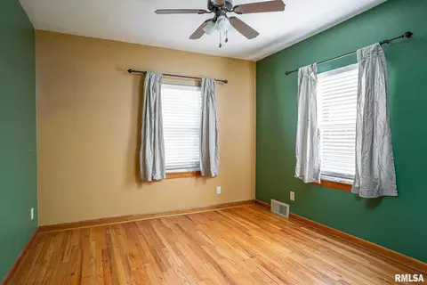 1804 41st St, Moline, IL 61265 photo 16
