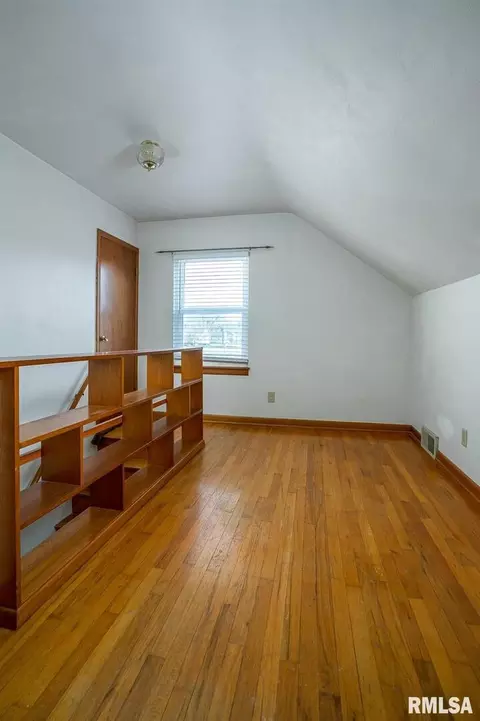 1804 41st St, Moline, IL 61265 photo 17