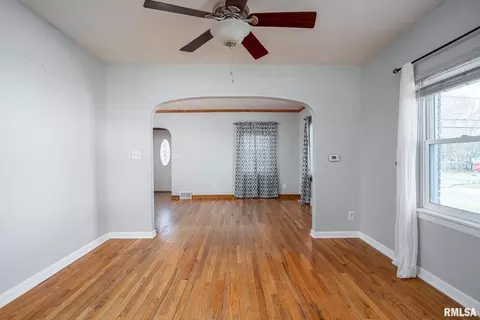 1804 41st St, Moline, IL 61265 photo 10