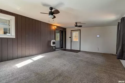 2406 Saline Ave, Eldorado, IL 62930 photo 10