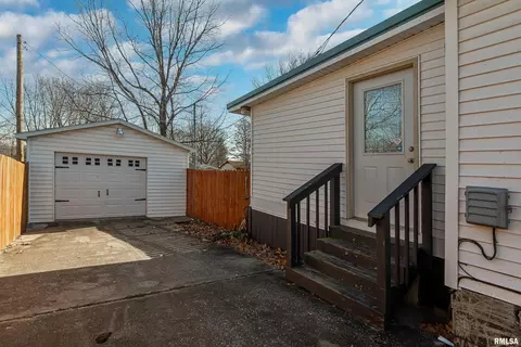 2406 Saline Ave, Eldorado, IL 62930 photo 26