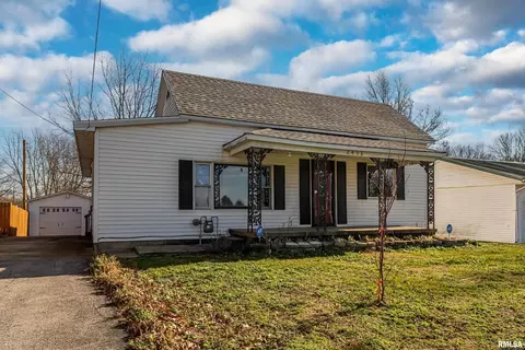 2406 Saline Ave, Eldorado, IL 62930 photo 1