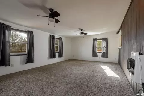 2406 Saline Ave, Eldorado, IL 62930 photo 7