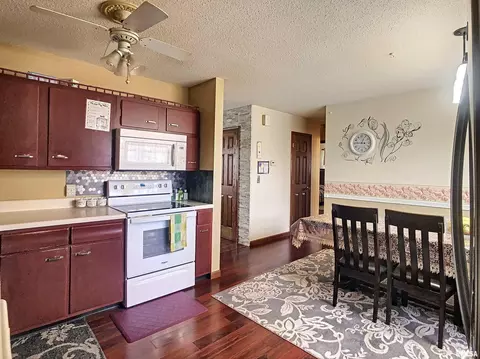 1609 12th St, Silvis, IL 61282 photo 5
