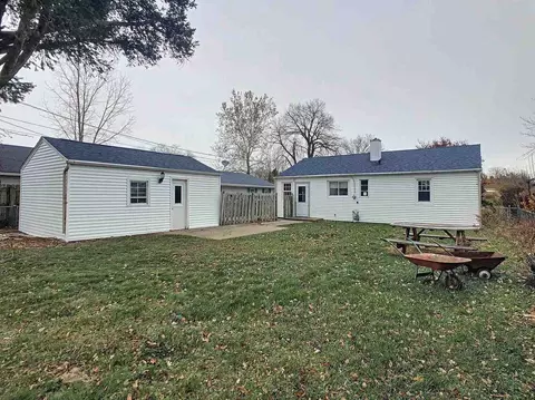 967 40th St, Moline, IL 61265 photo 16