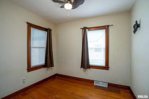 625 33rd Ave, Moline, IL 61265 photo 11